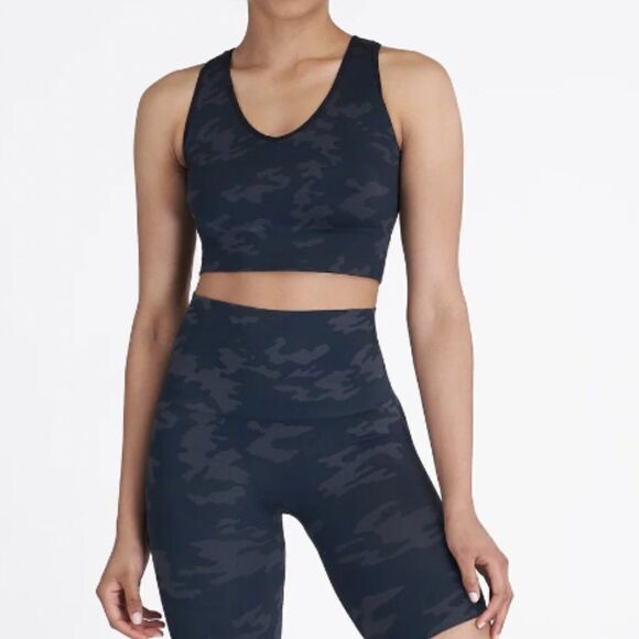 NWT Spanx  Look at Me Now Seamless Crop Top in Size 1X Black Camo - Picture 1 of 7